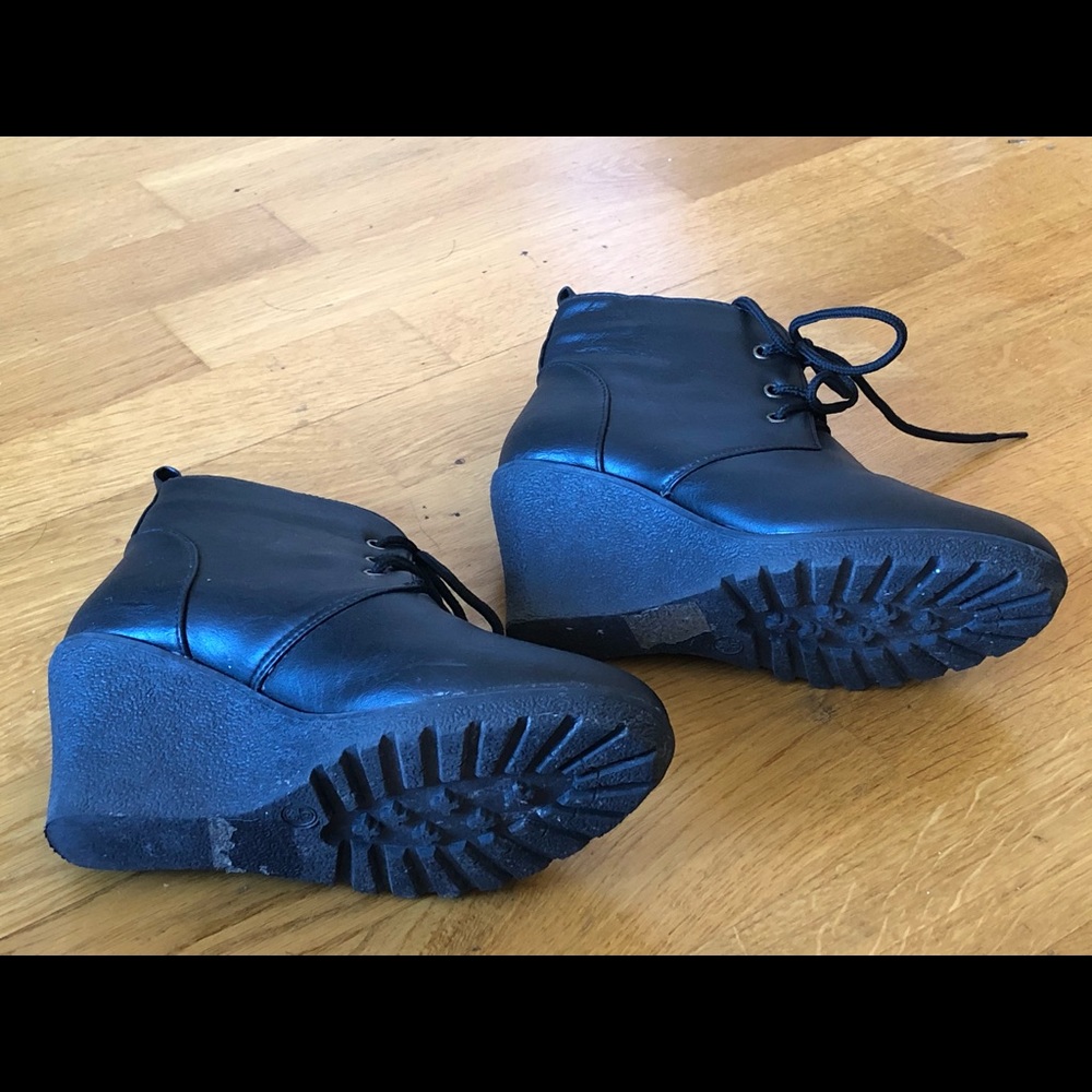 Boots - Picture 6 of 6